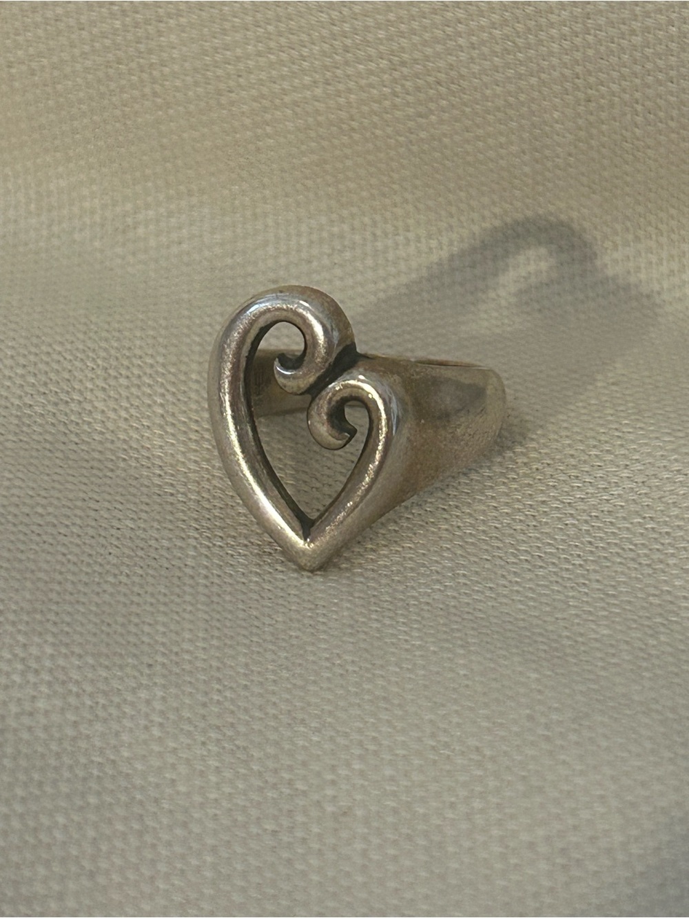 James Avery Mother's love Heart Sterling Silver Ring 6.5